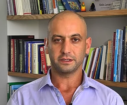 יונתן שושן, מהקואליצייה הישראלית לטראומה שמפעילה את מרכזי החוסן הנפשי בדרום.