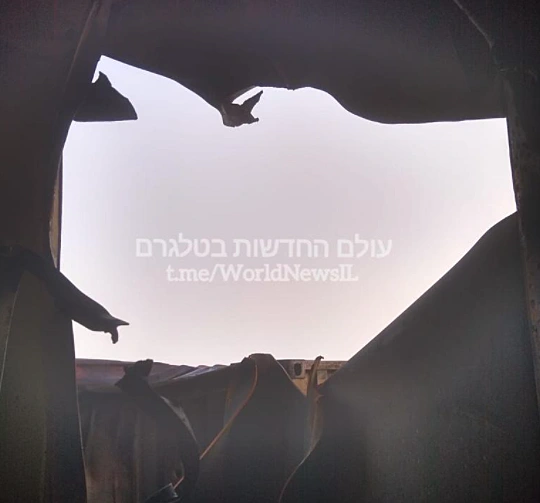 חור שנפער בספינה בעקבות הפגיעה