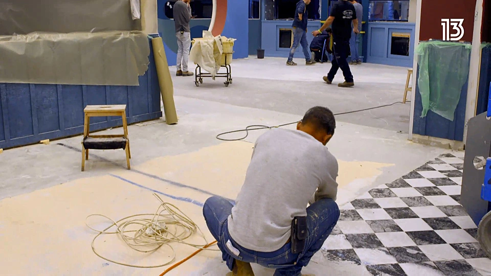 חדר ארונות וחדר השינה של האח הגדול