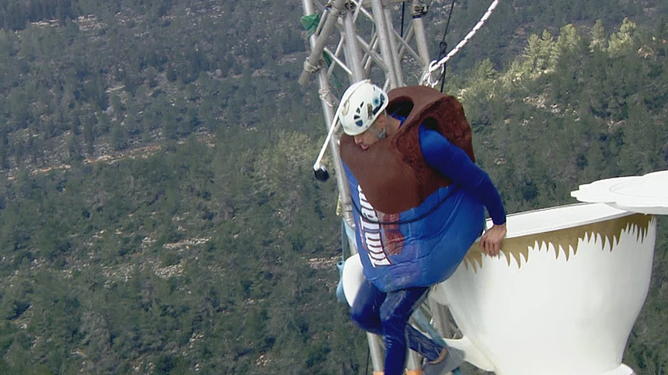 חלמתם להרגיש כמו שוקולד נמס בתוך כוס קפה חמימה? צפו במשימה שלקחה את הדיירים לאקסטרים!