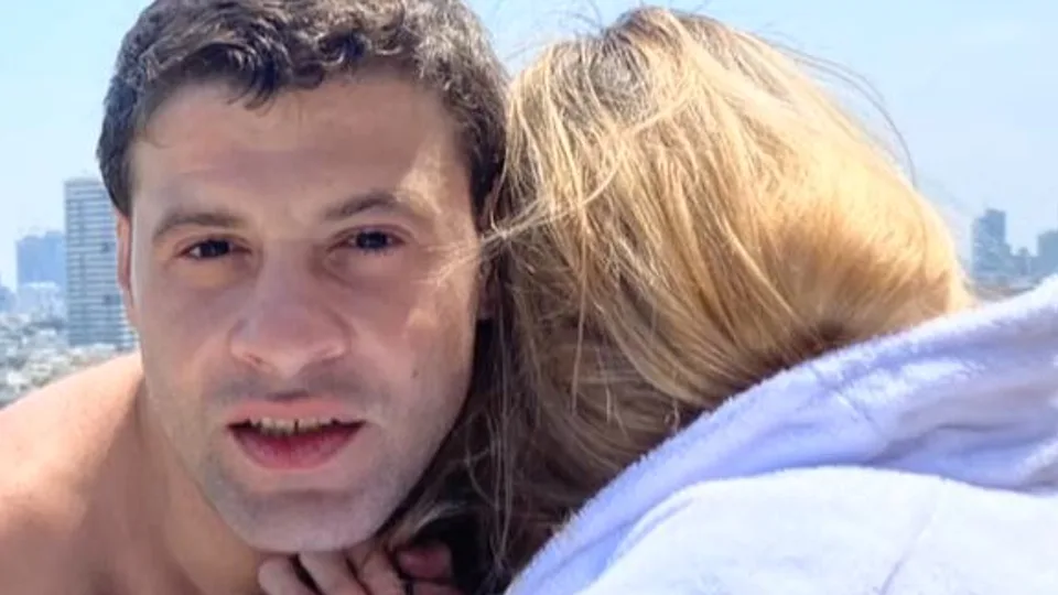 נוכל מבית טוב