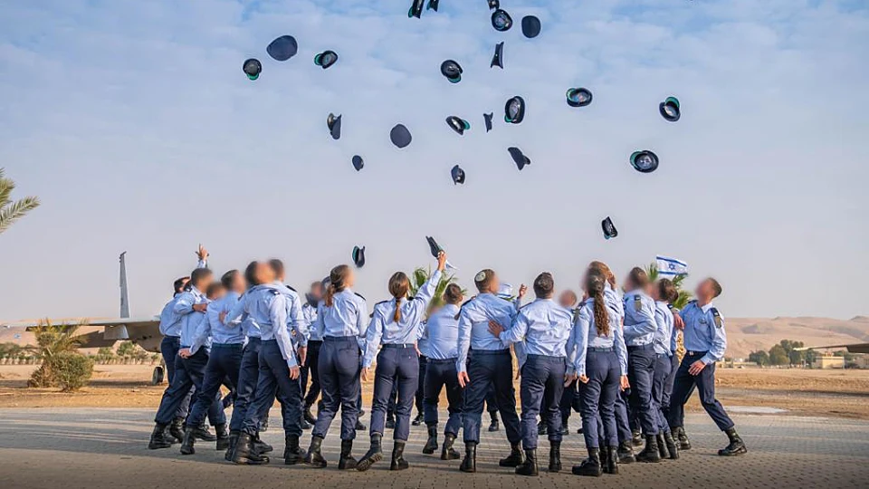 רגע לפני סיום קורס טיס: 15 צוערים נשלחו לכלא צבאי, קצין יודח