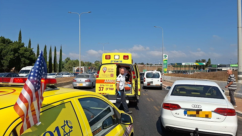 חשד לפיגוע דריסה: 8 פצועים קל-בינוני מפגיעת רכב, הנהג נמלט