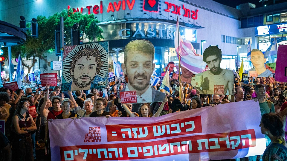 קרובי חטופים לרה"מ: "יכול להבטיח שלא תפעלו היכן שהם מוחזקים?"