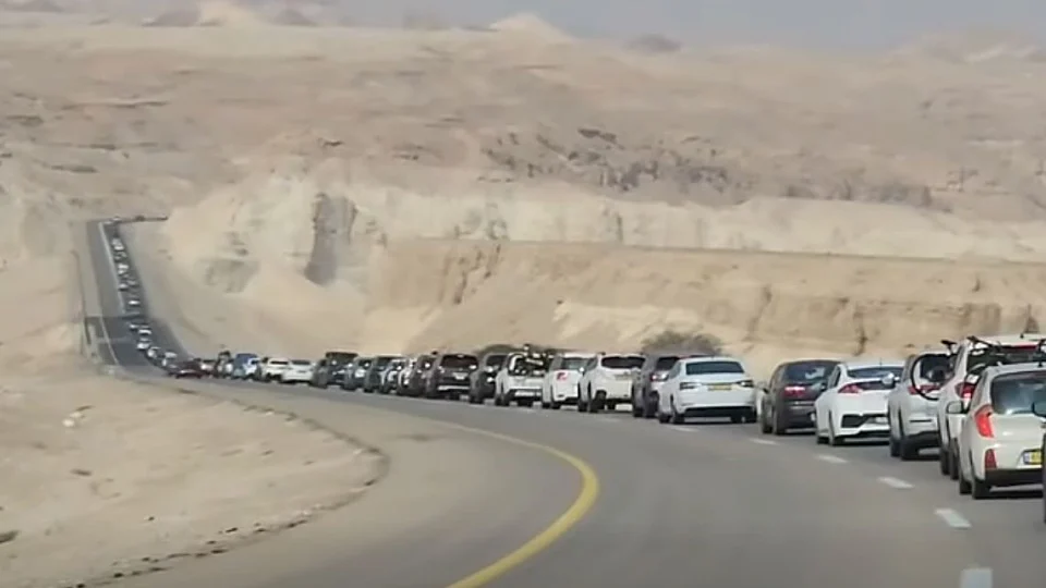 גשמים, הצפות ופקקי ענק: אילת נצורה, שיטפונות בערבה 