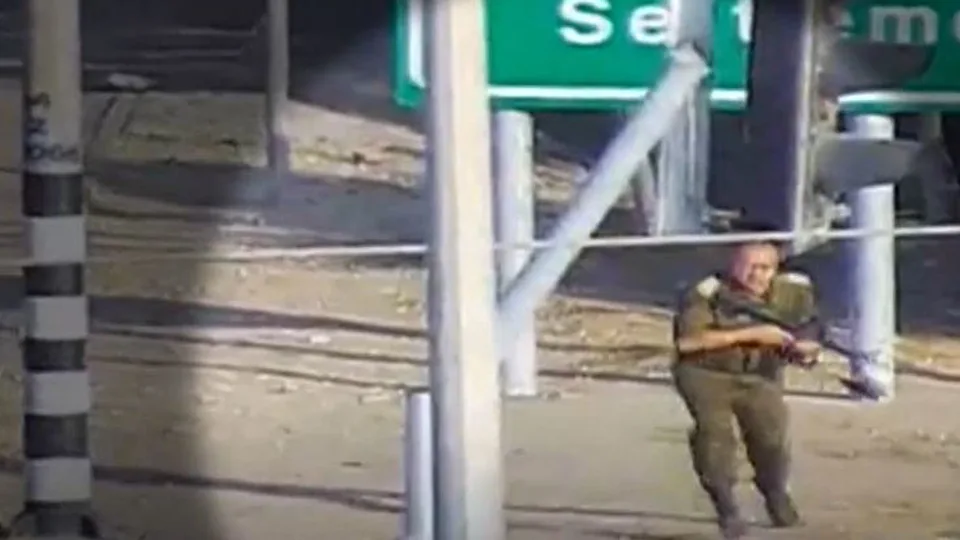 פותח באש על המחבלים - ונפצע מירי: תיעוד הקרב של גופמן ב-7.10