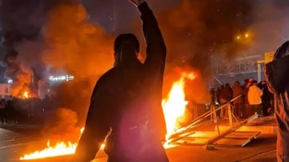 טראמפ: איראן רוצה חופש, מוכנים לעזור. דיווח: בממשל דנו בתקיפה