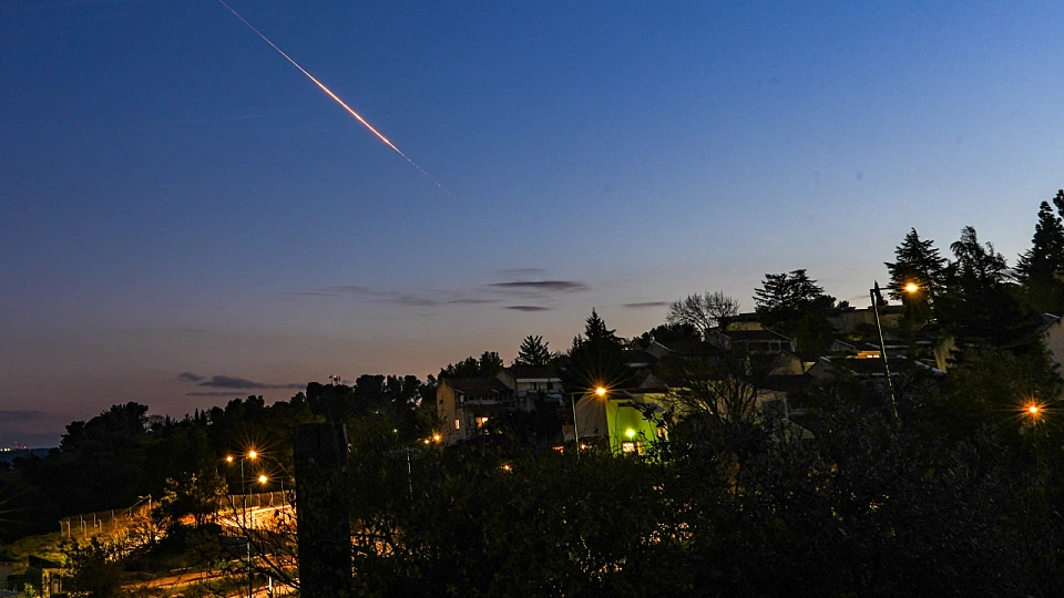מטחים כבדים וחדירת כטב"מים מלבנון; סריקות בזירות נפילה בצפון
