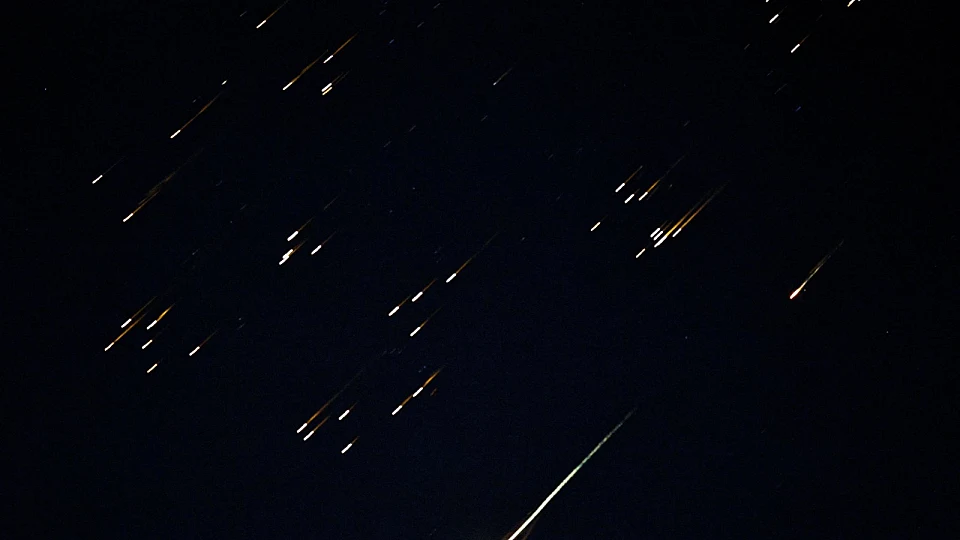 ירי מאיראן: נזק מרסיסי יירוט במרכז, טיל עם חימוש מתפצל תועד