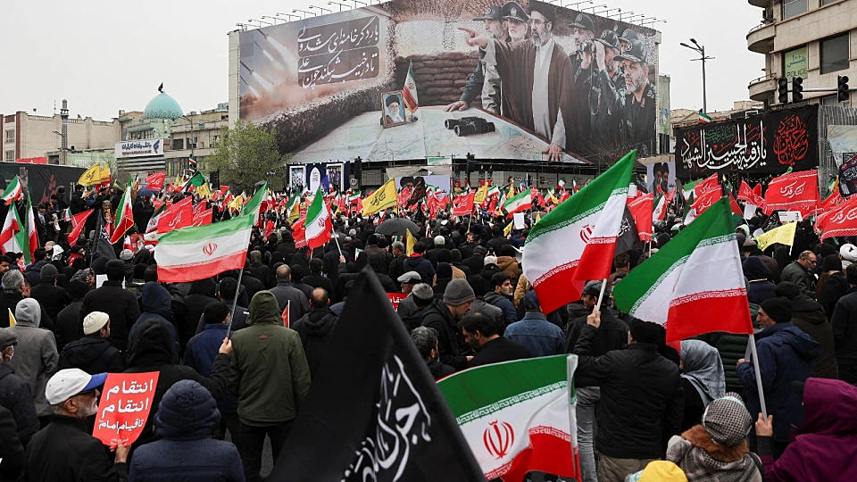 בישראל מודים: המשטר באיראן מתאושש, ספק אם ייפול בסוף המלחמה 