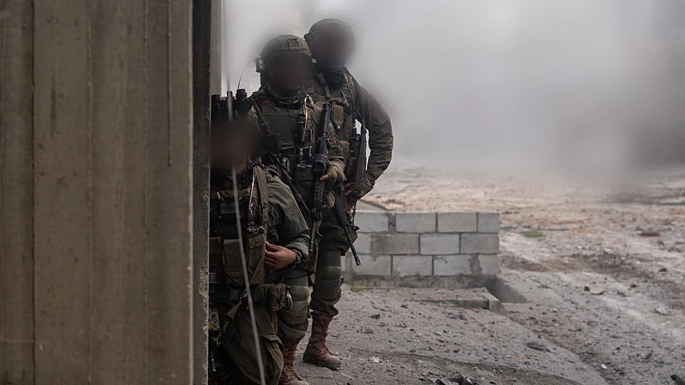 צה"ל: לוחם נפצע קשה ו-4 קל מירי רקטות בדרום לבנון