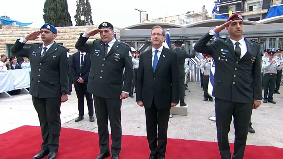 הרצוג בטקס החיילים המצטיינים: ״אתם הדור שמגן ונלחם״