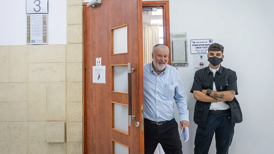 מנדלבליט העיד על תרגיל החקירה לניר חפץ: "דבר פסול ולא נכון"