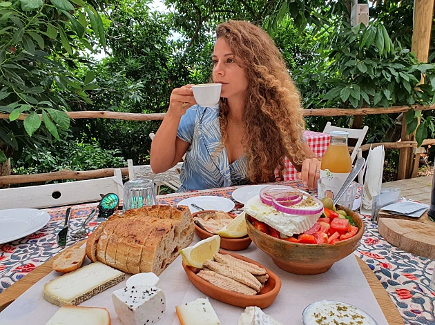 מהר, לפני שיתקרר: 5 משקים ומחלבות לפתוח בהם את השישי שלכם