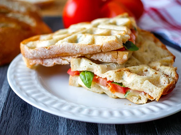 הטריק המטורף עם המים שמשדרג בשנייה כל טוסט