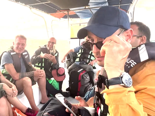 "יש חילוץ בדרך?": כשהסירה של גיא זו-ארץ נתקעה בלב ים