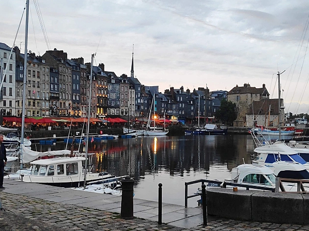 מחוץ לפריז: האזור שמשלב בין עיירות מהממות לנופים עוצרי נשימה