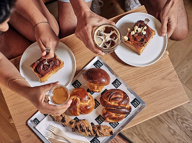 הבייקרי מברלין עם עוגות השמרים הטובות בעולם נפתחה בישראל 