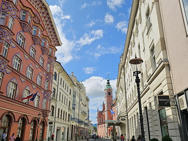 רק שלוש שעות טיסה והגעתם לאחת מערי הבירה המקסימות באירופה