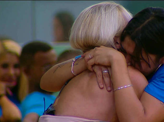 בעיצומה של המשימה: המפגש המרגש של שי ואמה