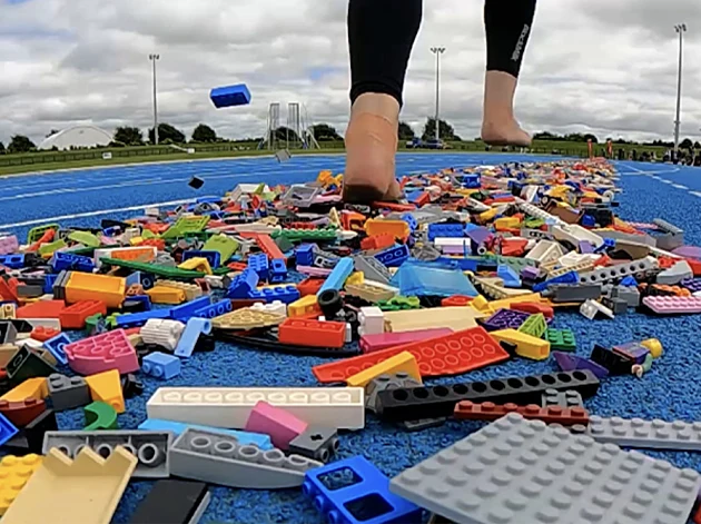 אאוץ': נשבר שיא העולם בריצת 100 מטר על קוביות לגו