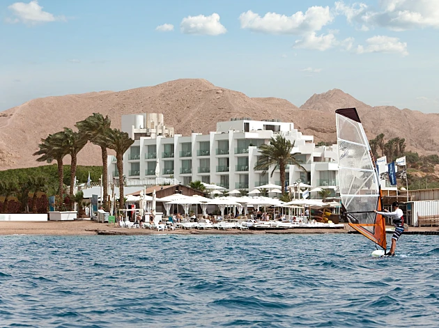 צוללים קדימה: חופשת צלילה מהנה במלון ששוכן על החוף באילת