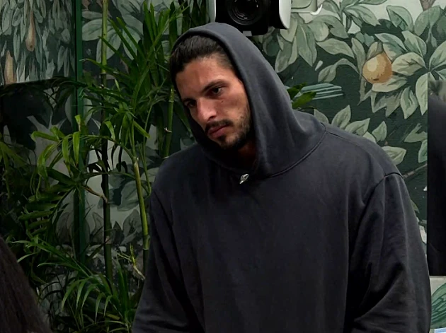 "אני לא יכול לראות אותה": זוהר מנסה להתגבר על הודיה