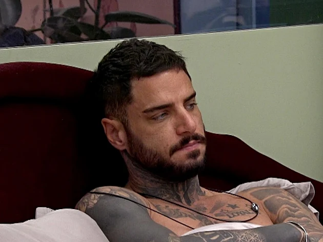 "אין לו ביצים": הבית מתהפך על אלירן