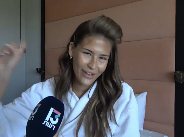 "ביי אנונימיות": שלי ברגע שלא ישאיר אף עין יבשה