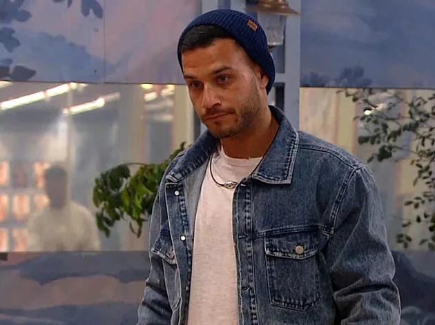 "עשית את זה בצורה מגעילה": קורן מסתבך בעקבות אסיפת הדיירים