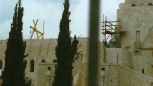 עתירה נגד האו"ם: לעצור הבנייה הבלתי חוקית במטה