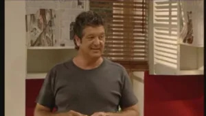 החיים זה לא הכל, עונה 8, פרק 4: נישואים פיקטיביים