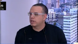 כמה עובדים יפוטרו בגלל רובוטים?