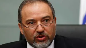 פקודה בלתי חוקית? ליברמן נגד ילדי מבקשי המקלט