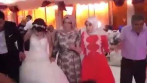 רץ ברשת - באמצע החתונה: פיצוץ מכונית תופת נקלט בעדשת המצלמה