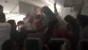 רץ ברשת - אימה בשחקים: הנוסעים בורחים מבטן המטוס – רגעים לפני הפיצוץ