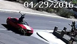 רץ ברשת - דרסה את החבר שלה לאחר שסיפר לה שהוא נשא איידס