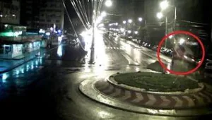 רץ ברשת - מהיר וישנוני: נהג שנרדם על ההגה התנגש בכיכר ו"תפס אוויר"