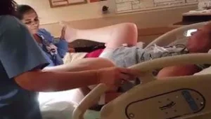 רץ ברשת - ילדה תינוק בשידור חי בפייסבוק - זה לייב אמיתי!