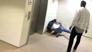 רץ ברשת - כוכב הפוטבול שפט בקרב אלים בין אמו לאם ילדיו