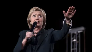 מסמך ה-FBI: "קלינטון העבירה רהיטים ממשרד החוץ לביתה"