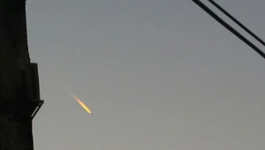 תיעוד: מטוס יצר שובל אש בשמי ישראל