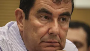 ארי שביט התפטר: "טעיתי, מתבייש"