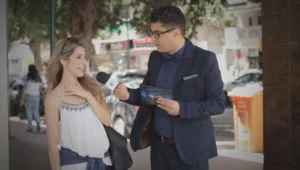 כמה אמריקאים ידעו מי גר בבית הלבן? צפו בקטע בפרק הבכורה