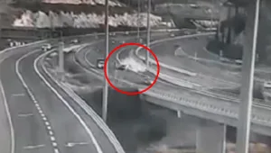 סטה מהנתיב ופגע ב-3 אופנועים