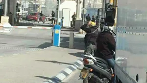 מחבל ניסה לדקור מאבטח - ונורה