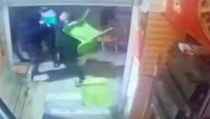 עובדי הפיצריה רצו לסגור, והותקפו