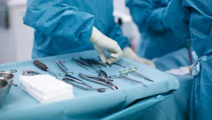 הצוות בתל השומר התריע, צעיר נעצר