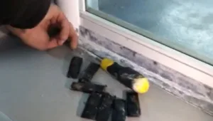 כך ניסו להעביר מכשירים סלולריים לאסירים