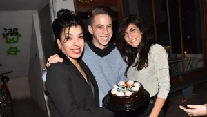 צפו: דיקלה חוגגת יום הולדת בחפלה ערבית